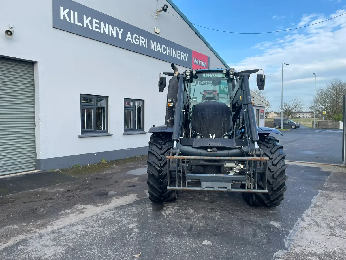 Valtra T174A & Loader - Image 4