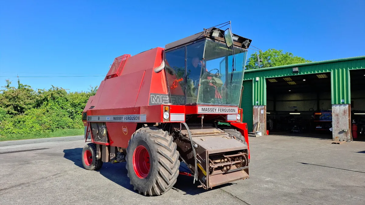 Massey Ferguson 29 Combine , Header 3.8 Meter , - Image 1