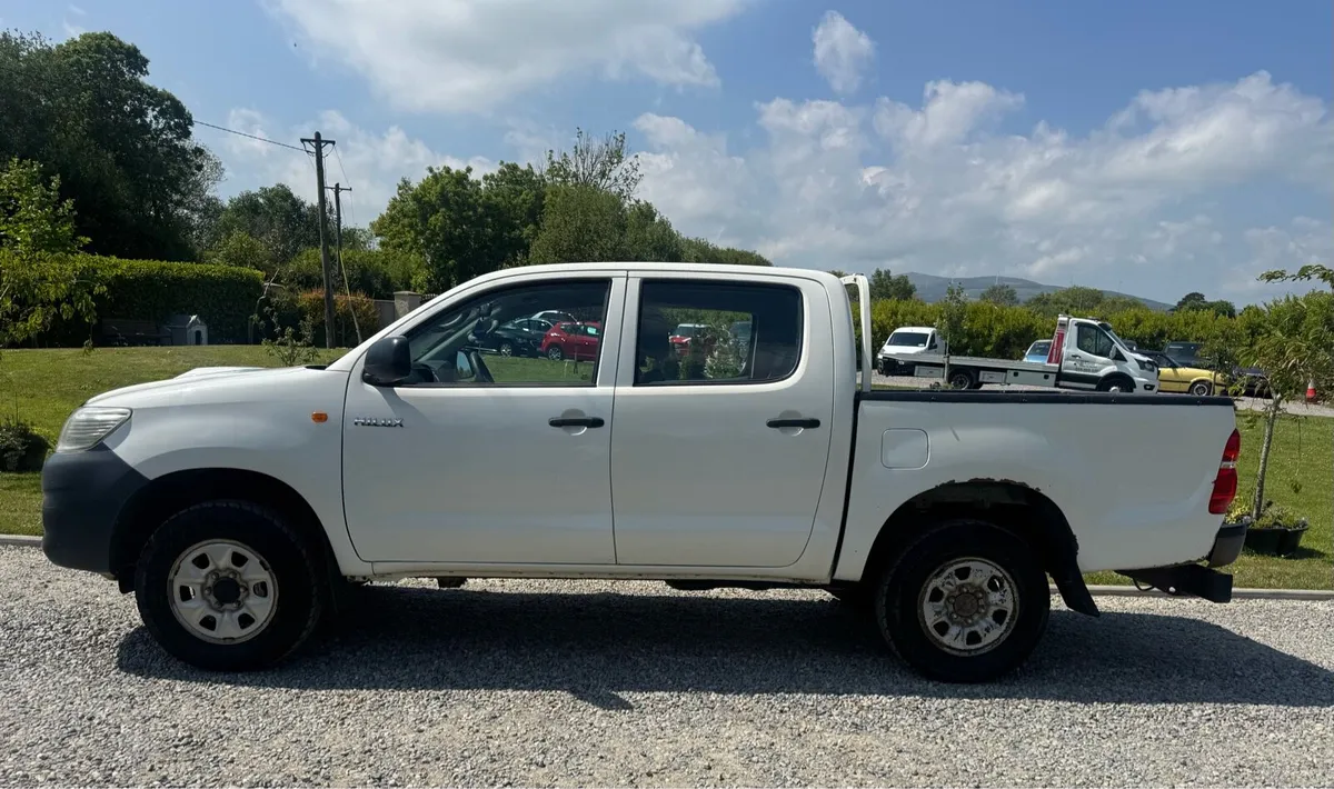 Toyota Hilux Tax & Tested - Image 3