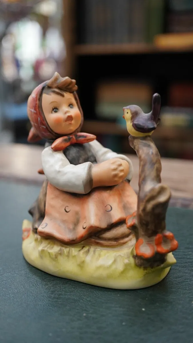 Goebel Hummel Figurine - In Tune - Image 2