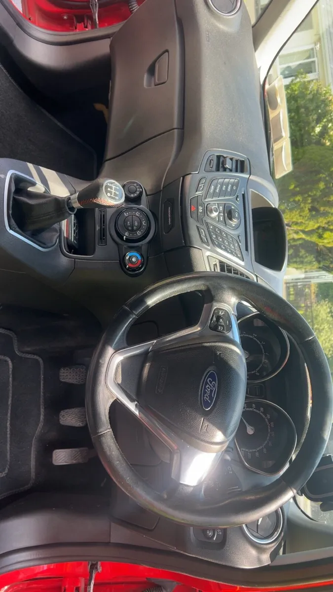Ford Fiesta 2015 - Image 4