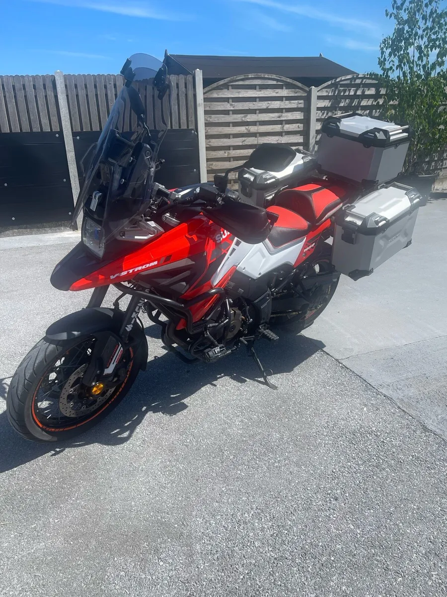 Suzuki DL1050XT V-Strom - Image 1