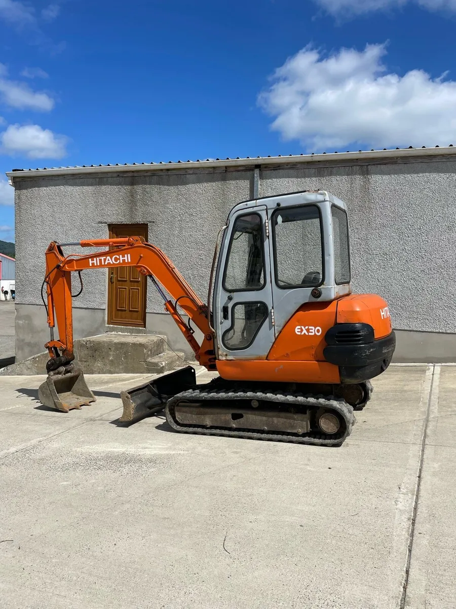 Hitachi ex30 digger - Image 1