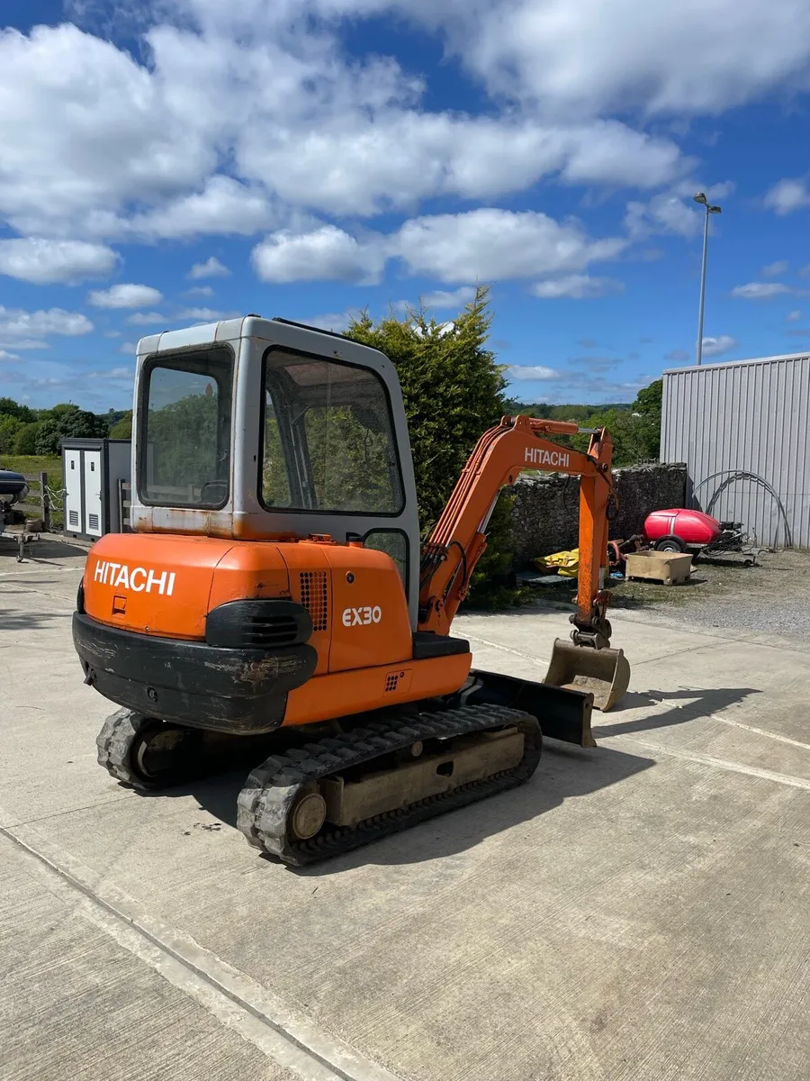 Hitachi ex30 digger - Image 2