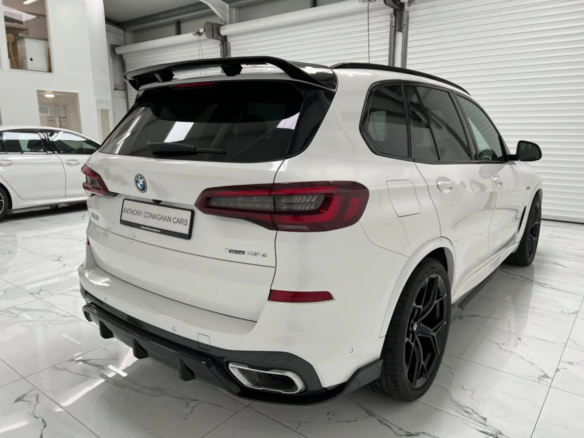 2022 BMW X5 M Sport Hybrid - Image 2
