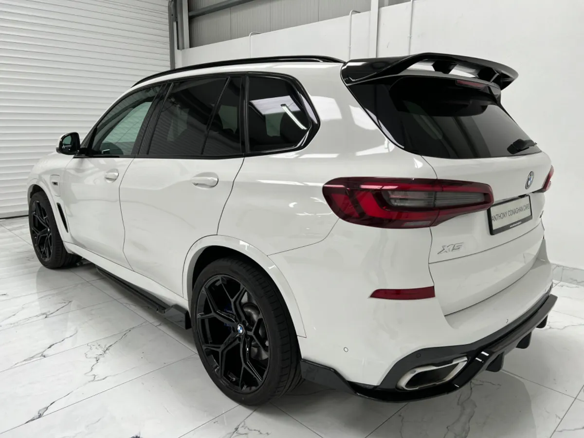 2022 BMW X5 M Sport Hybrid - Image 3
