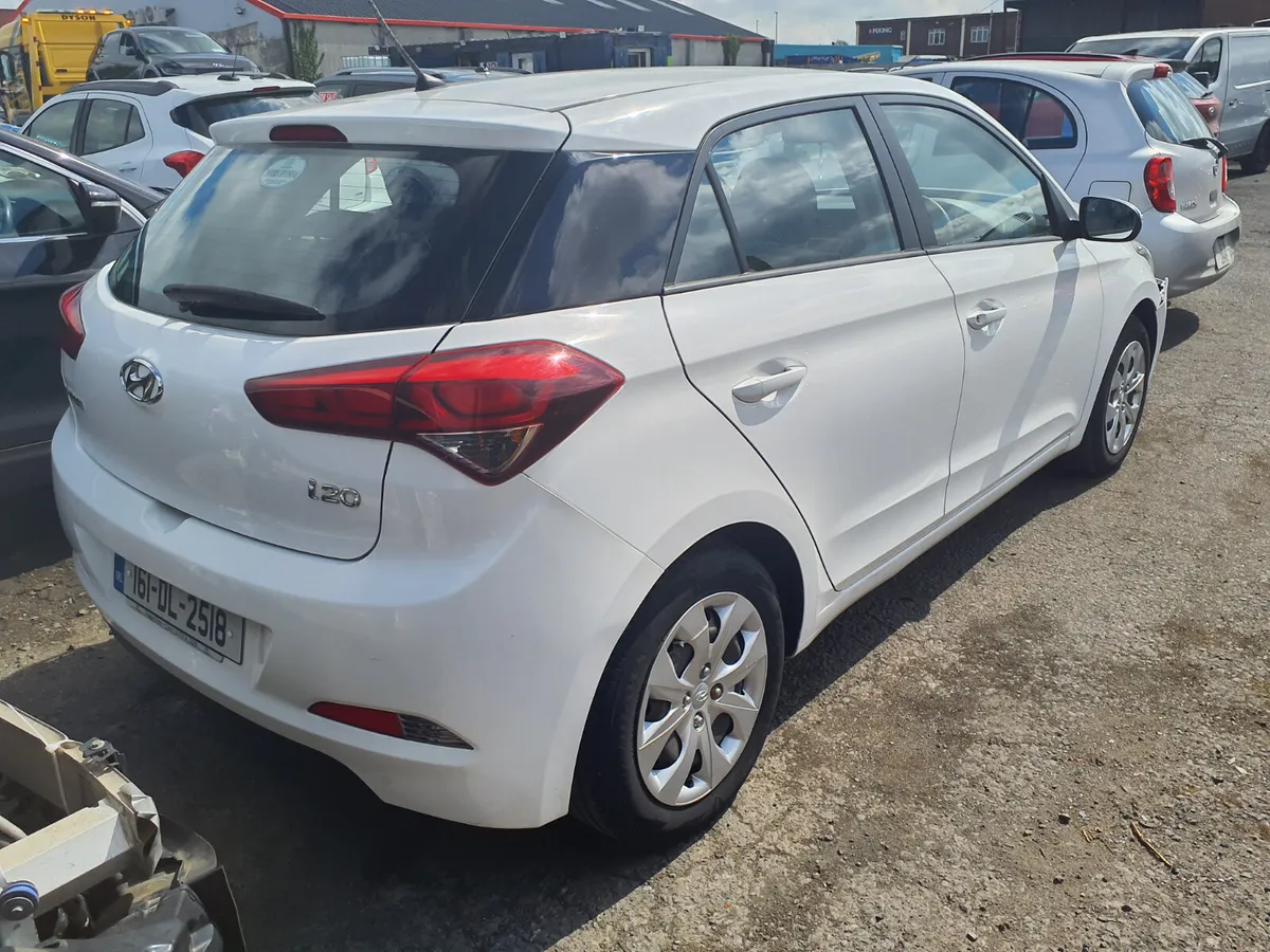 2016 hyundai I20 - Image 4