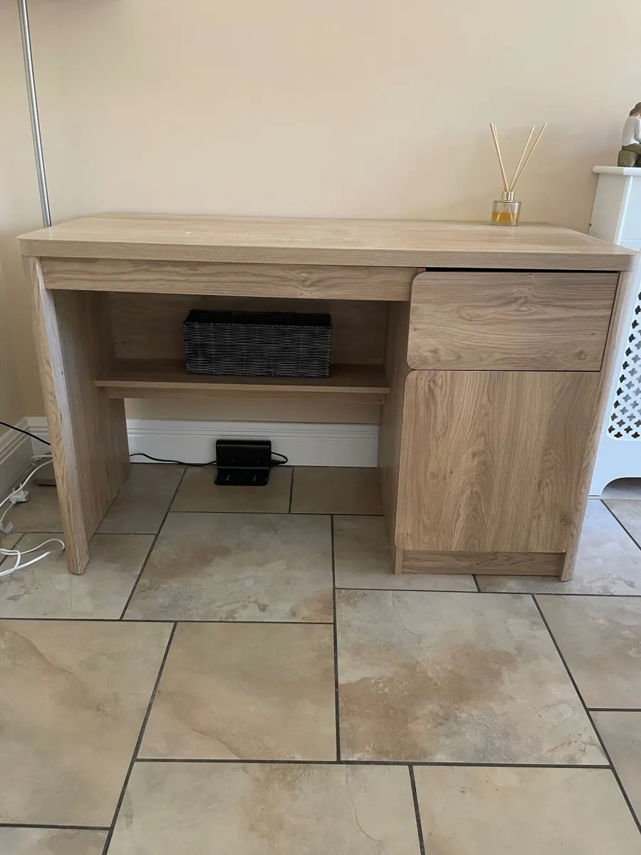 Desk - Image 1