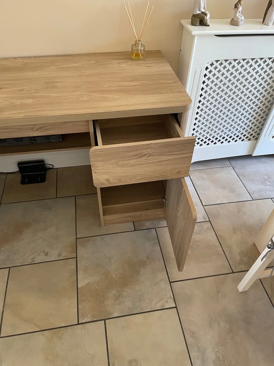 Desk - Image 3