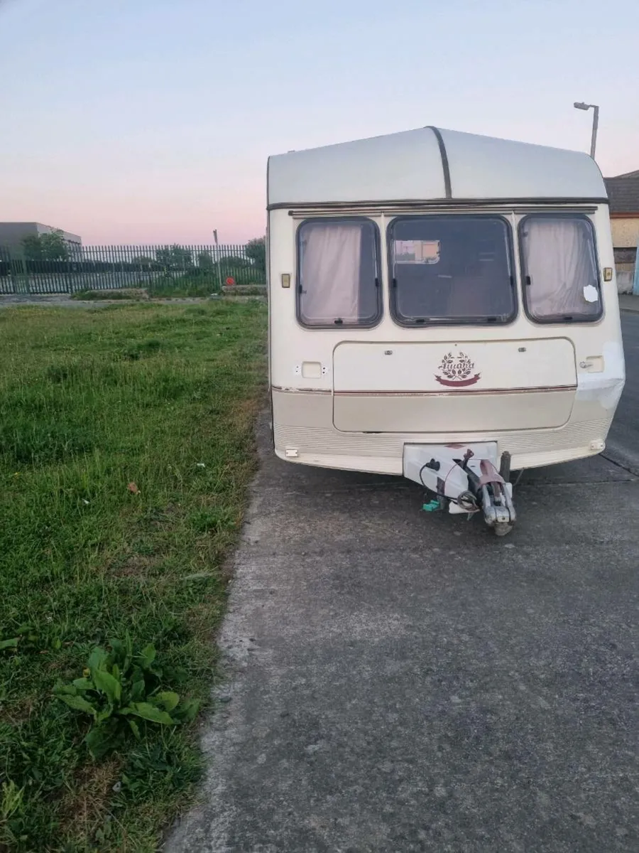 Caravan - Image 2