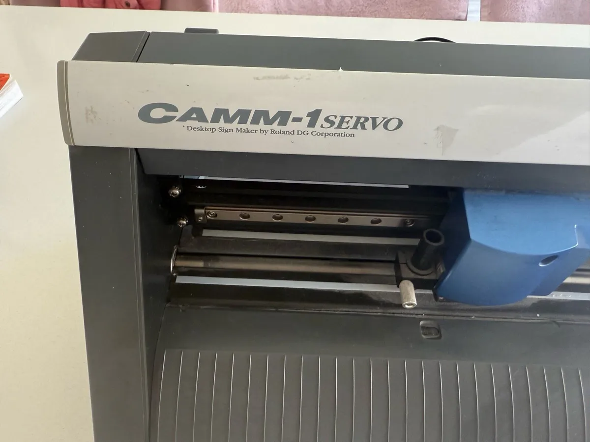 Roland Camm-1 servo GX -24 vinyl cutter - Image 3