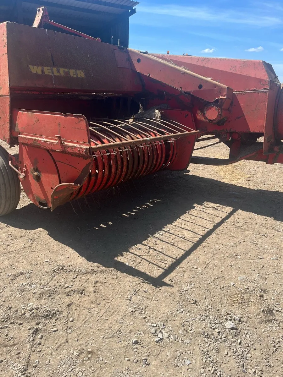 Square baler - Image 1