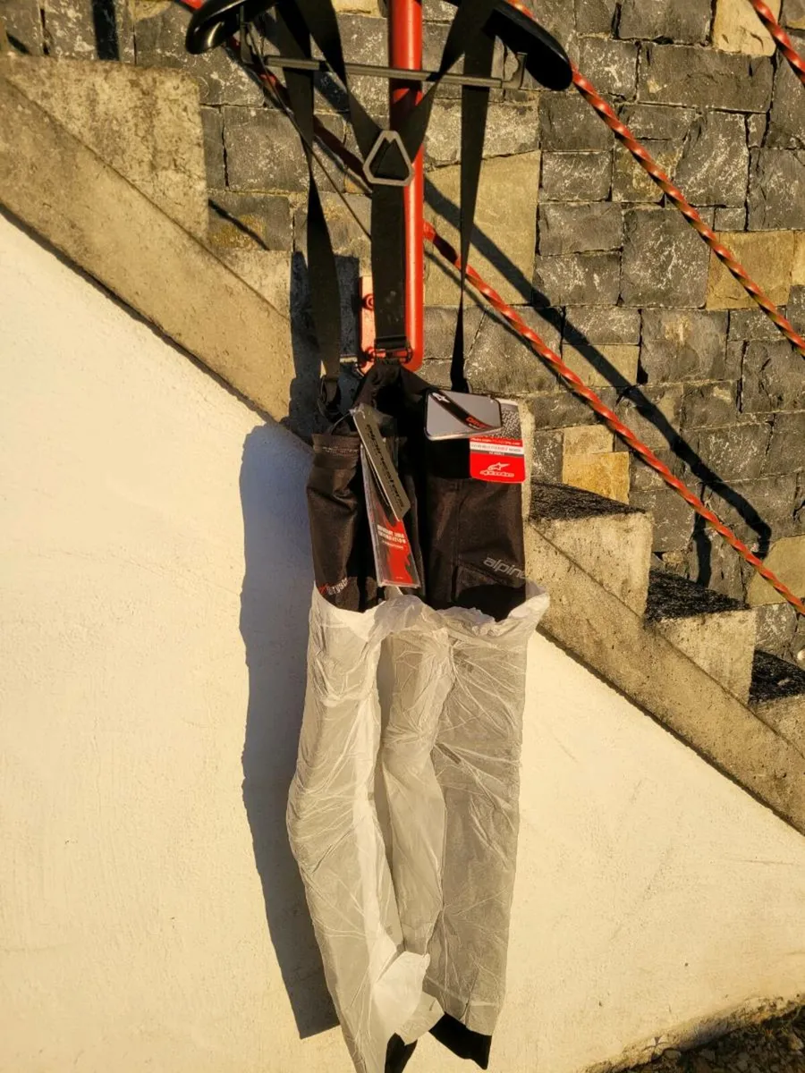 BRAND NEW Alpinestars Andes V3 pants - Image 3