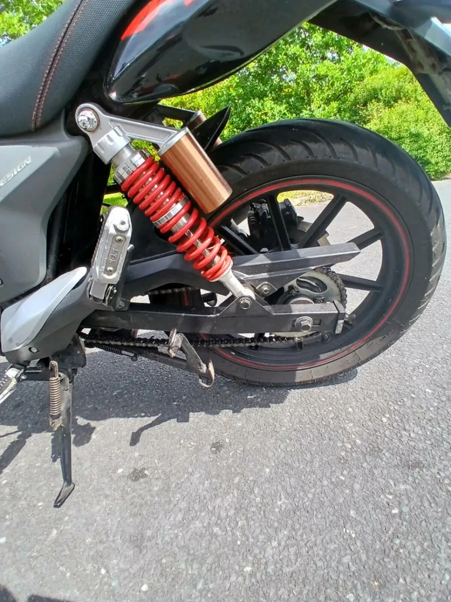 2021 Keeway RKV 125 - Low Miles + Top Box - Image 3
