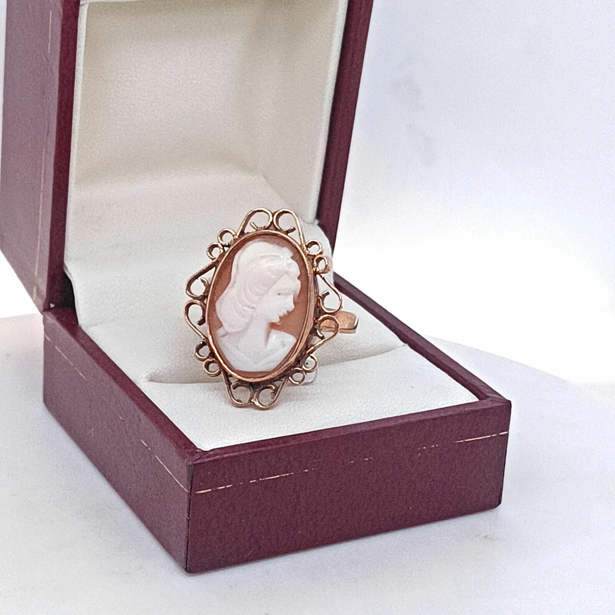 Vintage Shell Cameo Ring, 9k Yellow Gold - Image 2