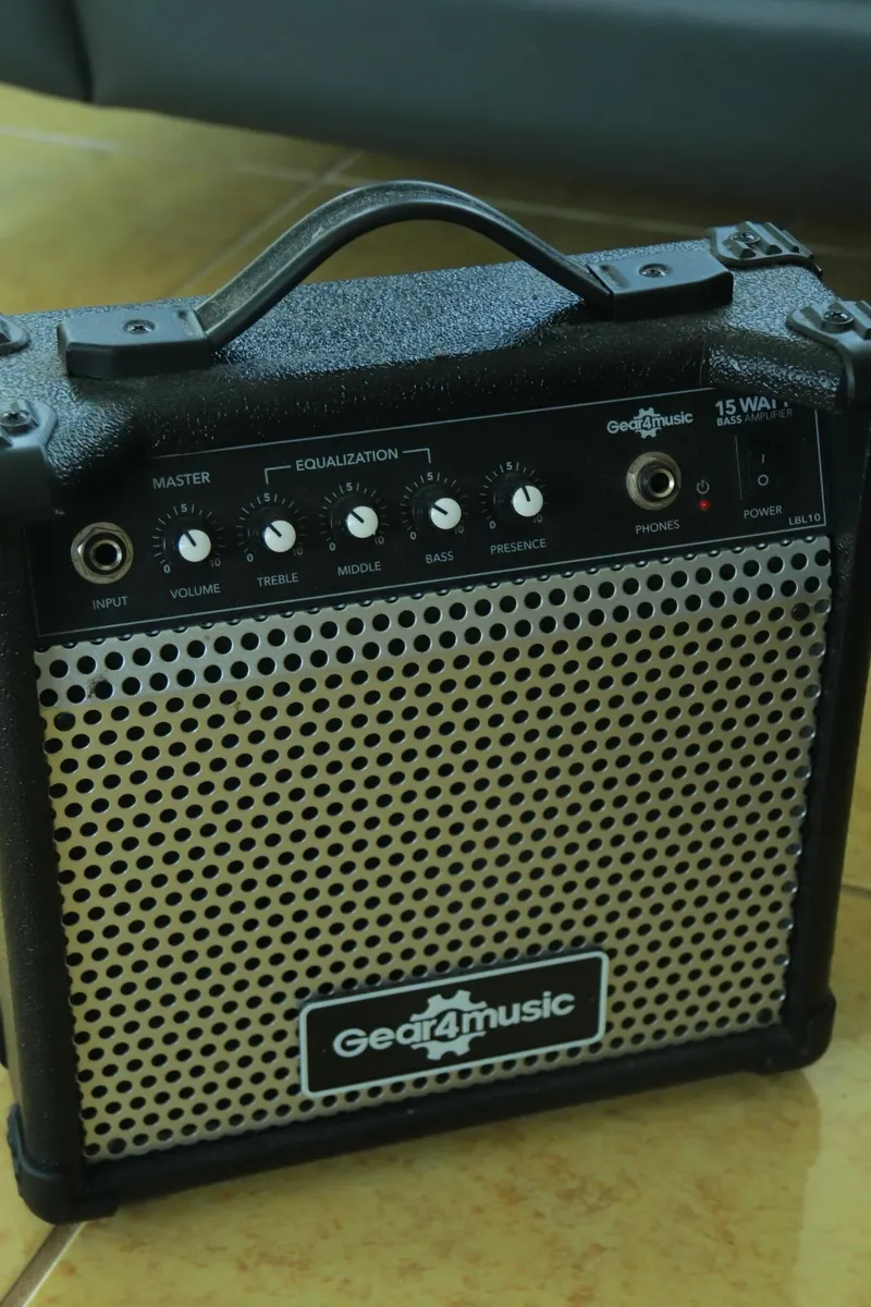 Gears4Music Bass Guitar+AMP - Image 2