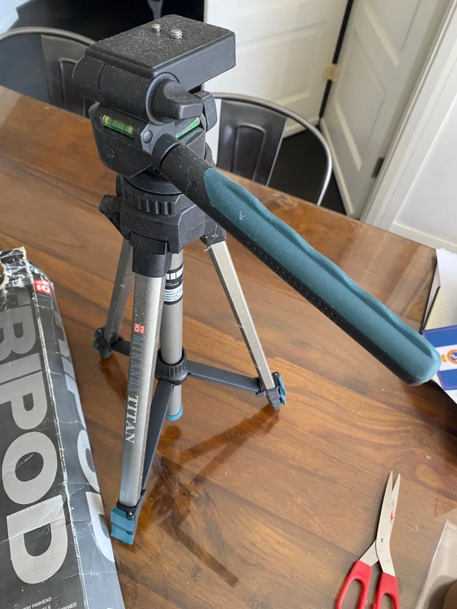 Camera Tripod - Image 2