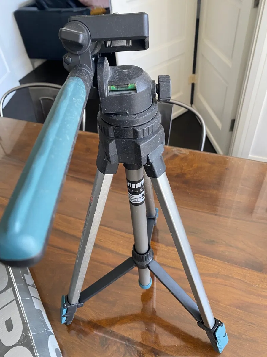 Camera Tripod - Image 3