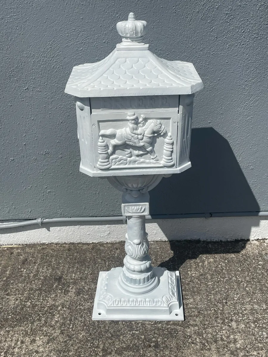 Cast iron letterbox - Image 1