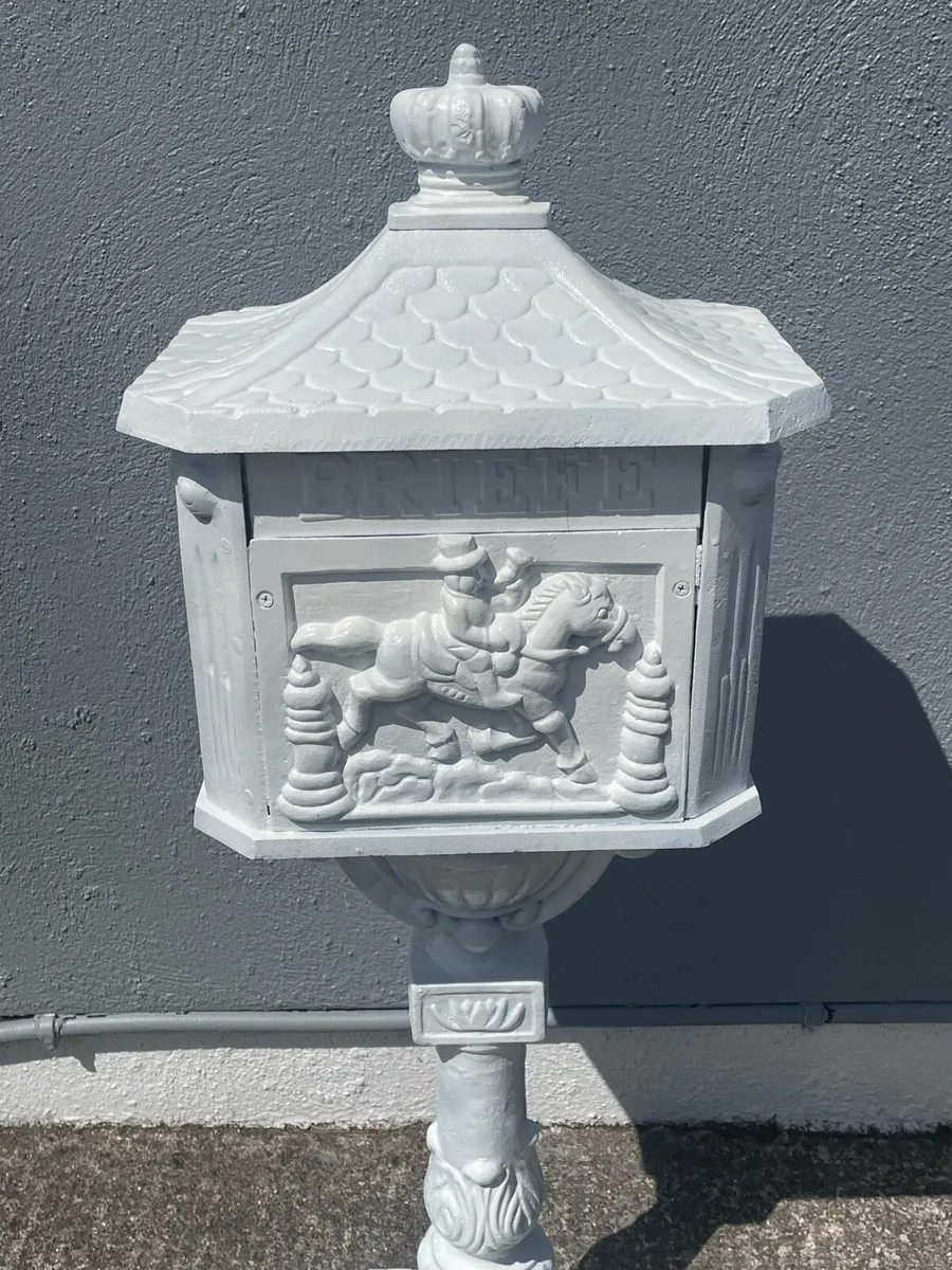 Cast iron letterbox - Image 2
