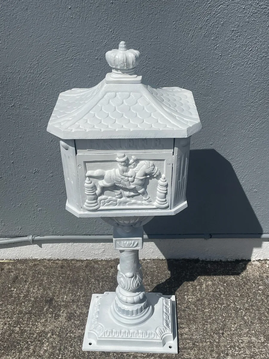 Cast iron letterbox - Image 3