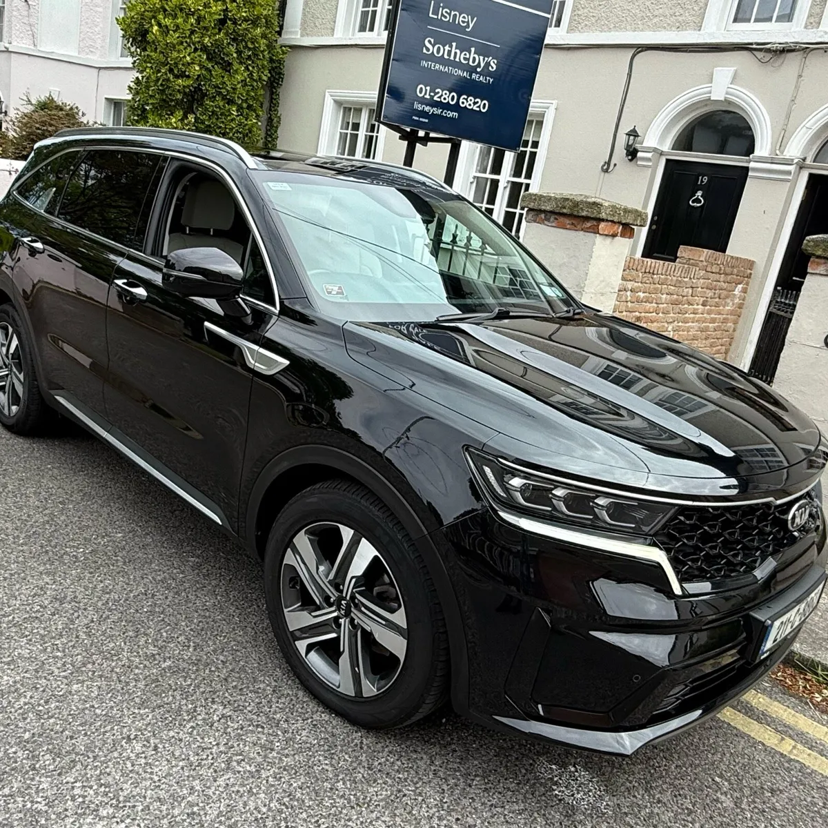 2021 Kia Sorrento 1.6PHEV Auto - 7 seater - 4wd - Image 1