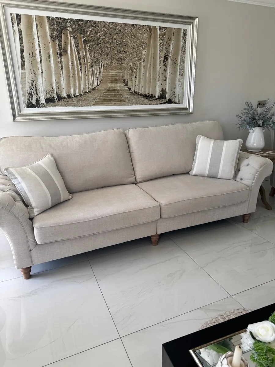 Couches - Image 2