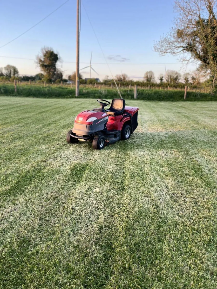 Castlegarden XDC 140 ride on lawnmower - Image 3