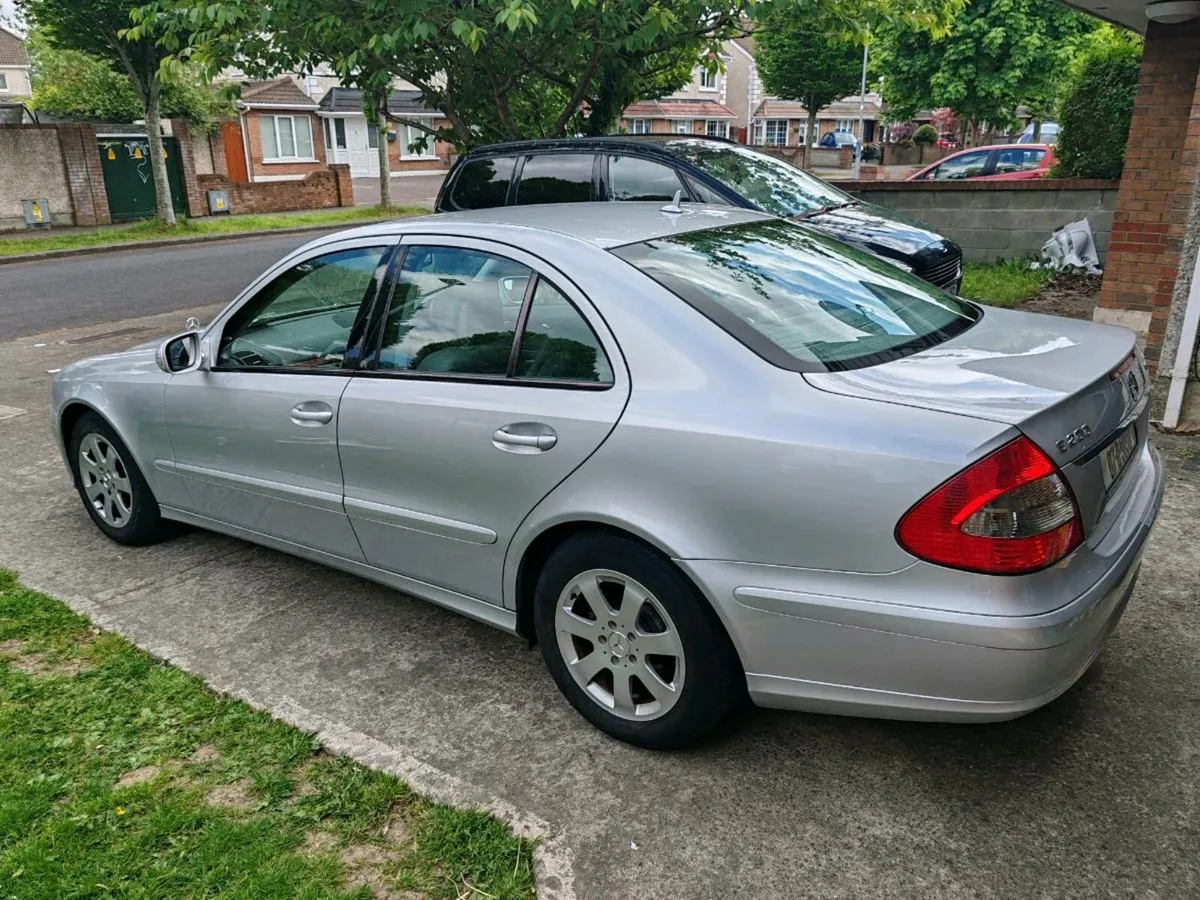 Mercedes E200 - Image 2