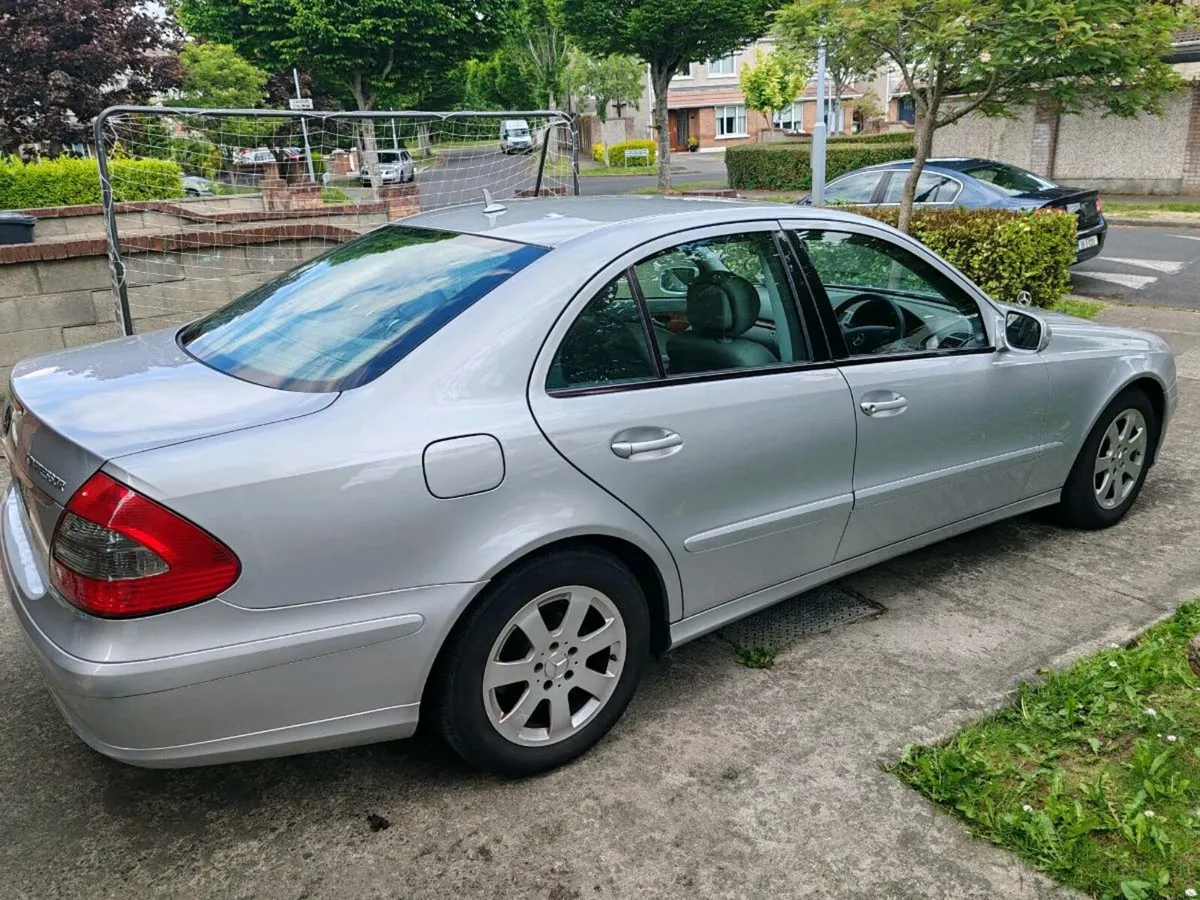 Mercedes E200 - Image 3