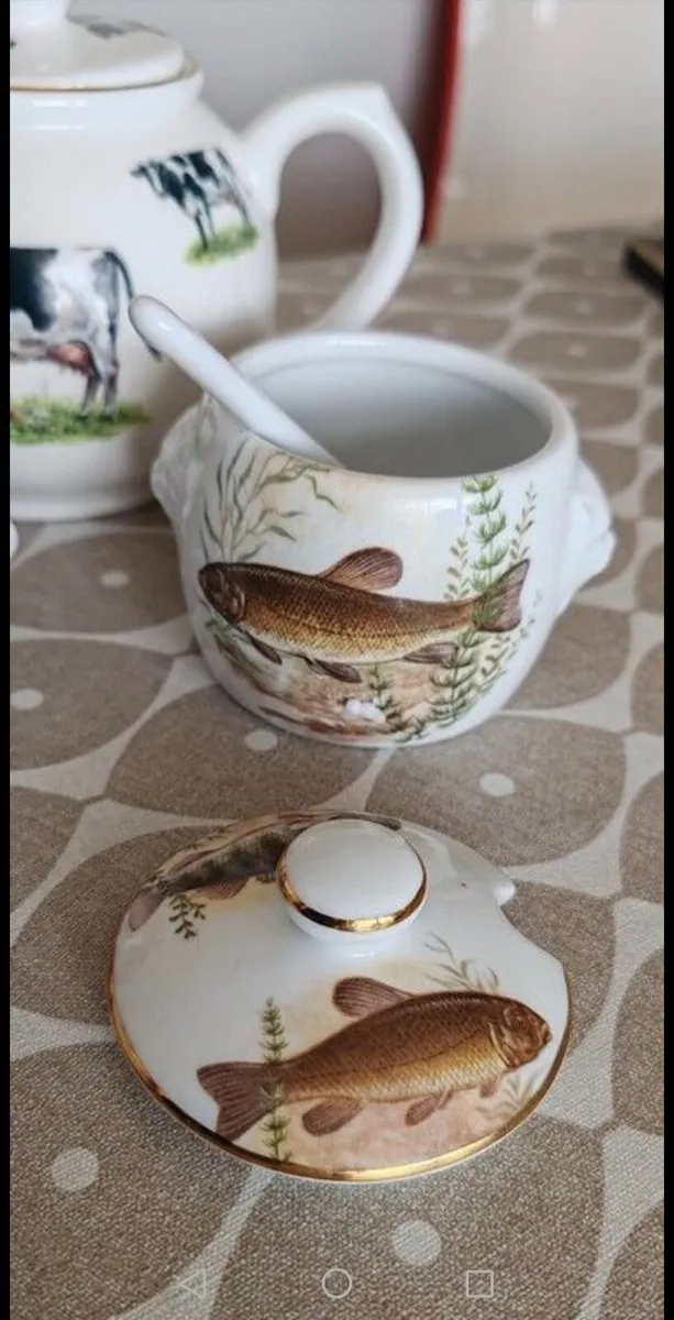 Retro tea pot, sugar  bowls - Image 4