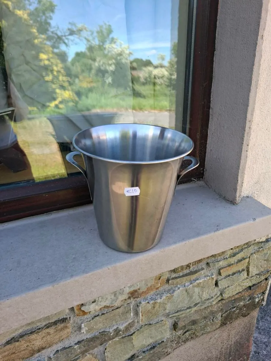 Champagne bucket