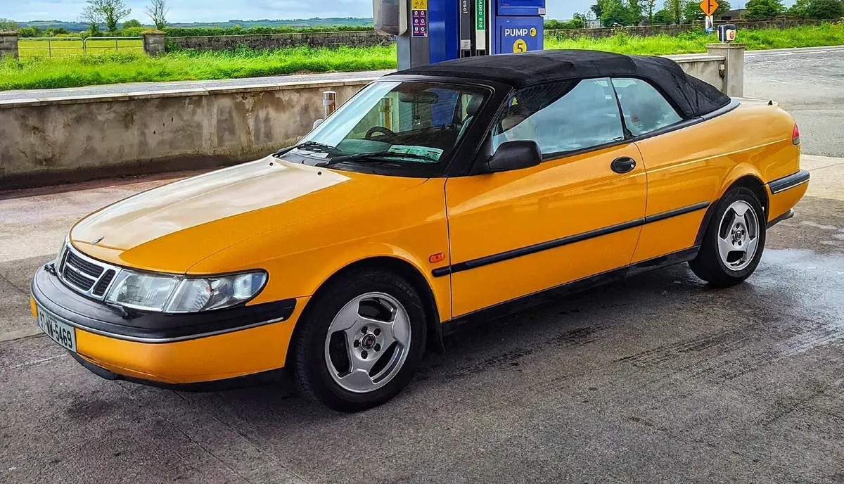 Saab 900i Convertible 1997 - Image 1