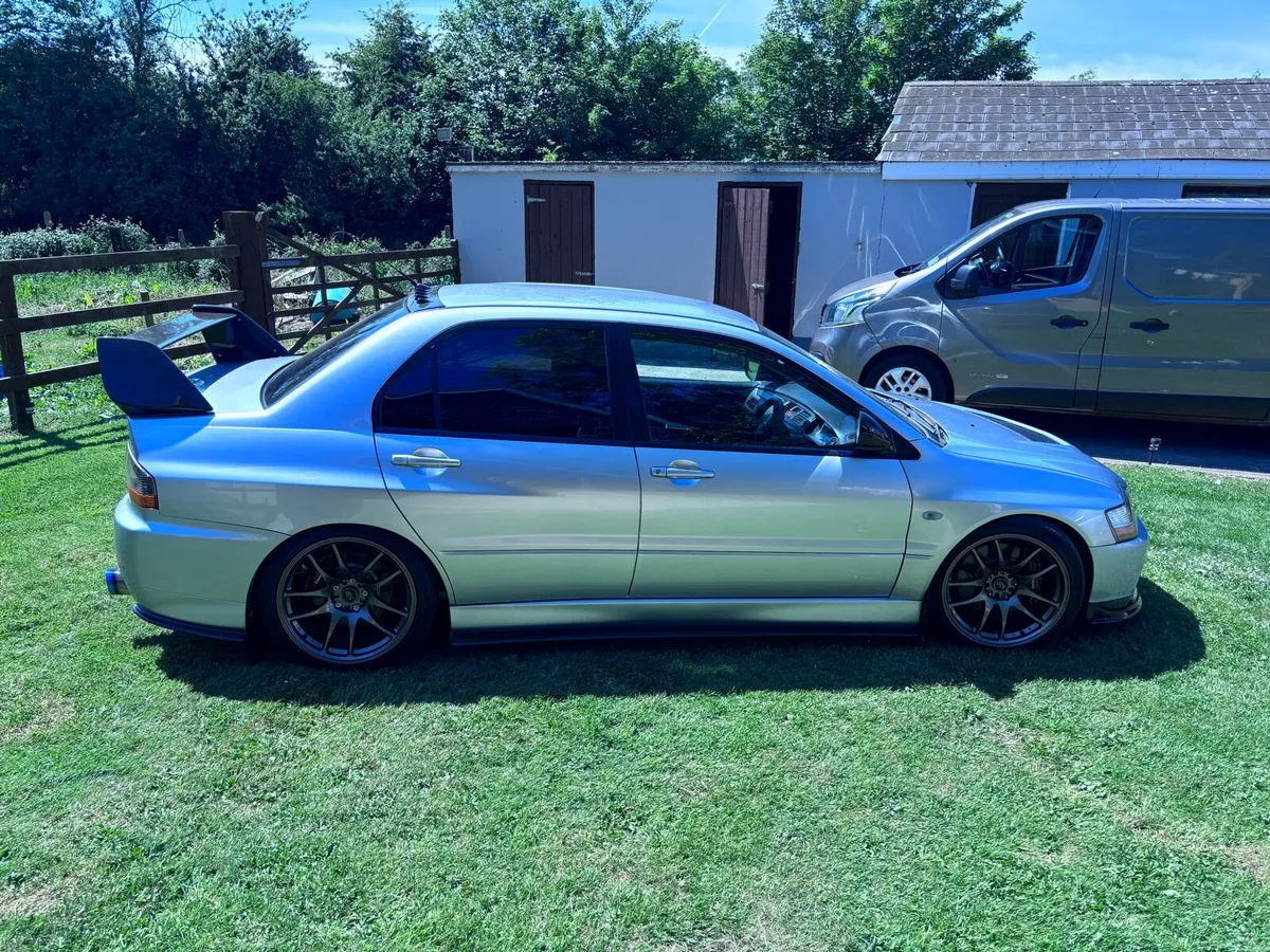 Evo 9 - Image 1