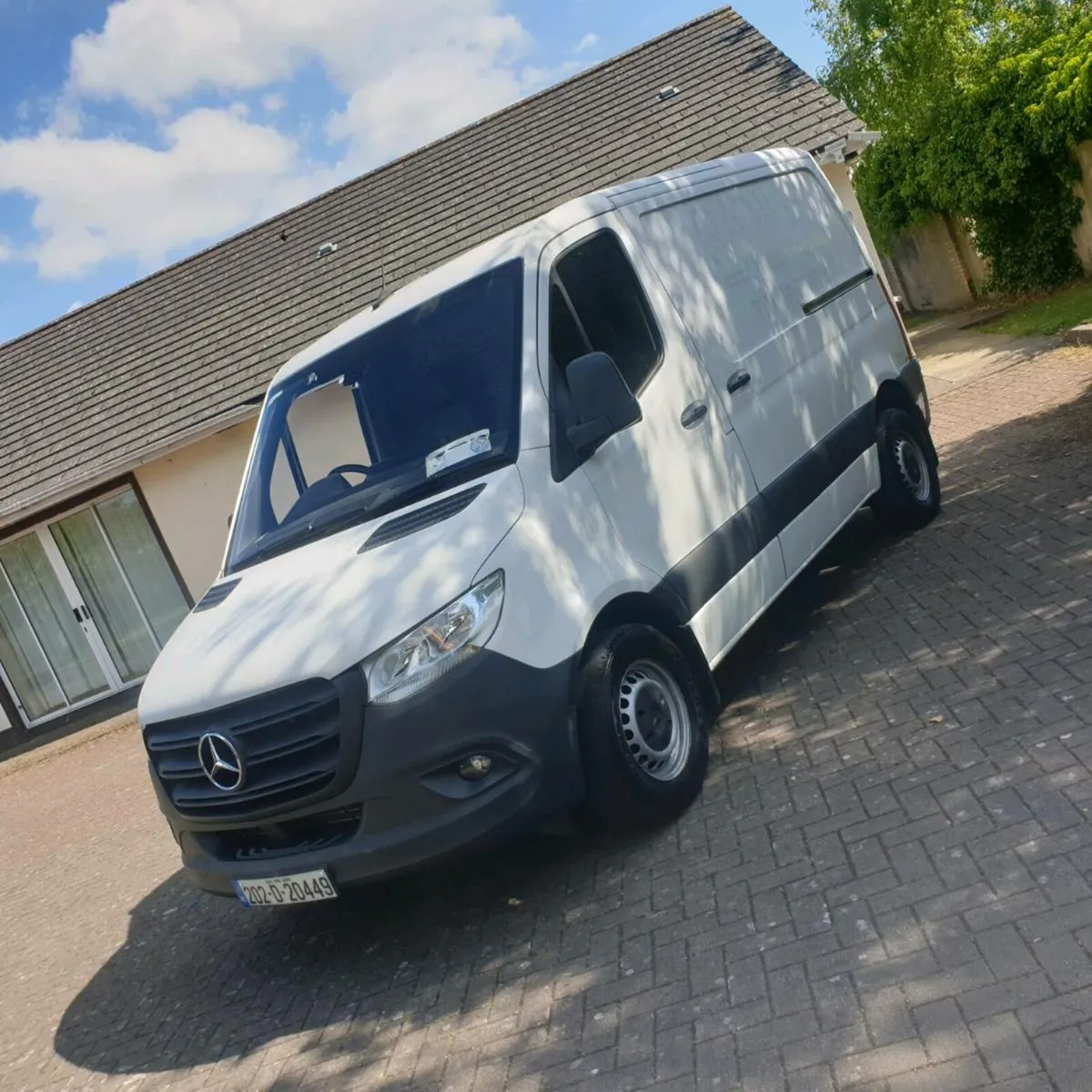 202 Mercedes Sprinter 212CDI SWB High Spec - Image 3