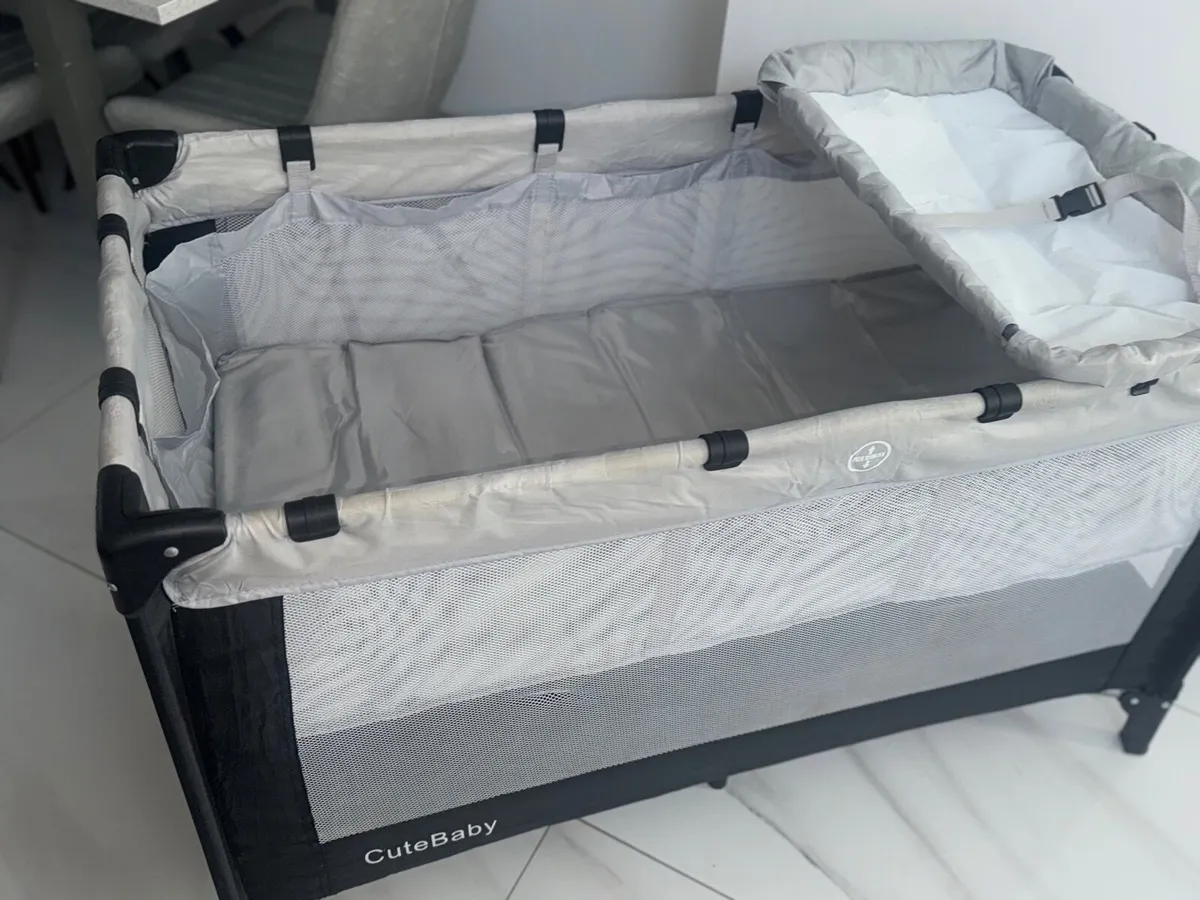 Travel cot - Image 4