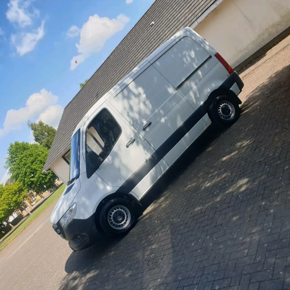 202 Mercedes Sprinter 212CDI SWB High Spec - Image 4