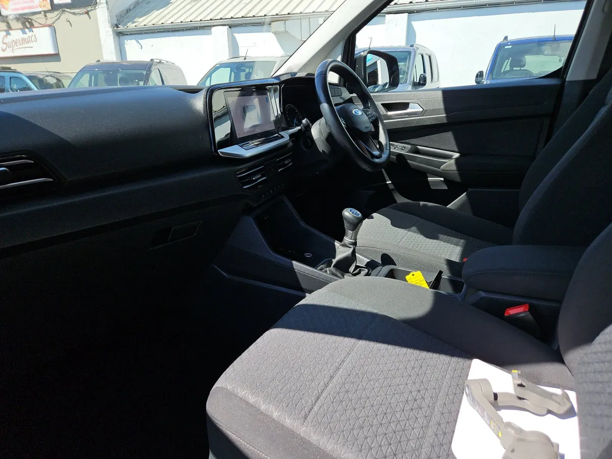 Ford Tourneo Connect Wheelchair Access Taxi spec - Image 3