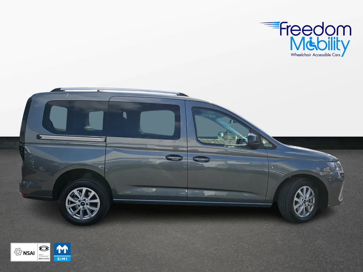 Ford Tourneo Connect Wheelchair Access Taxi spec - Image 4