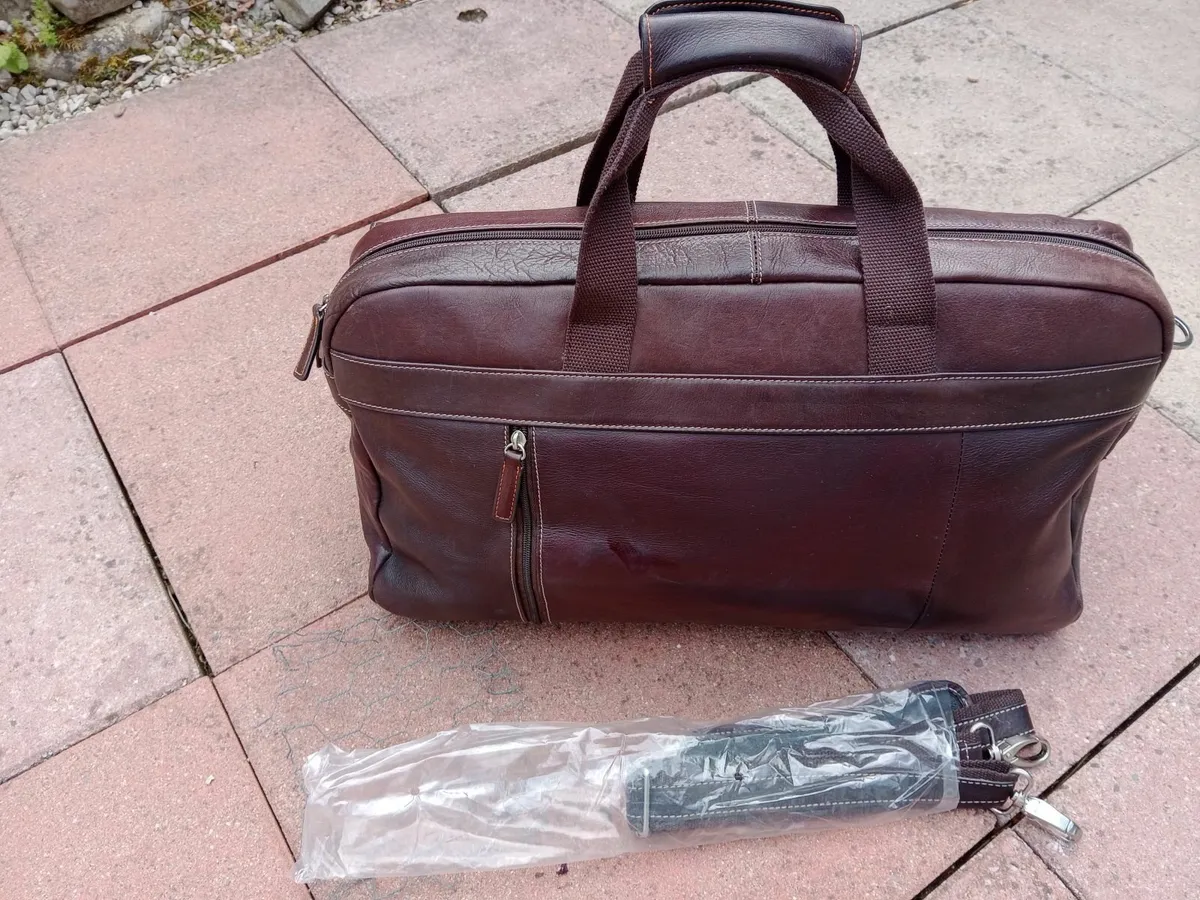 Leather travel bag - Image 2