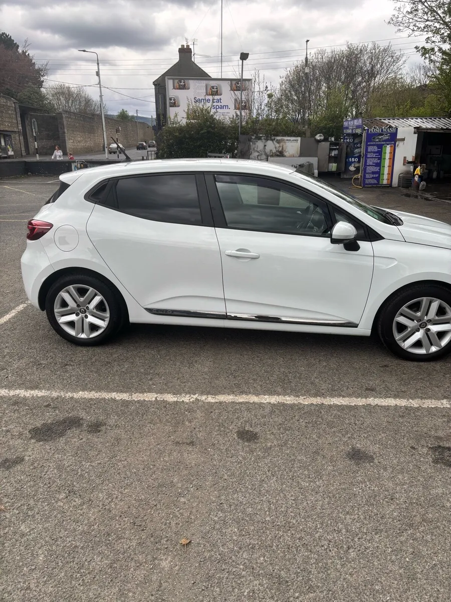 Renault Clio TCE100 White - Image 1