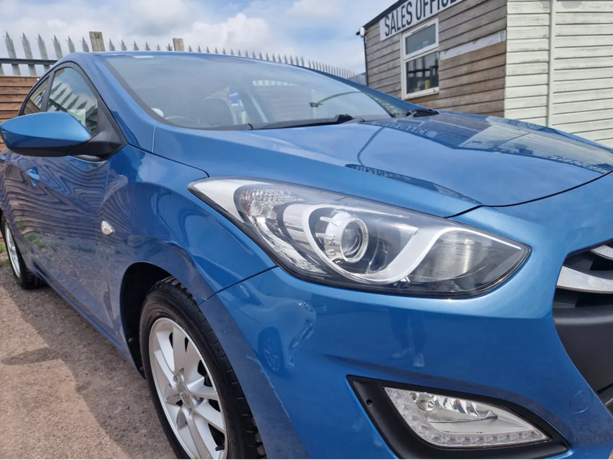 Hyundai i30 1.4 ACTIVE 100PS 5DR - Image 2