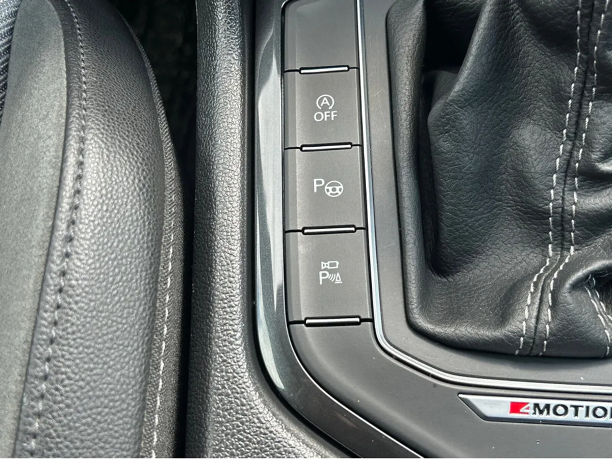 Volkswagen Tiguan 2.0 DIESEL AUTO R-LINE  *CAR ID - Image 3