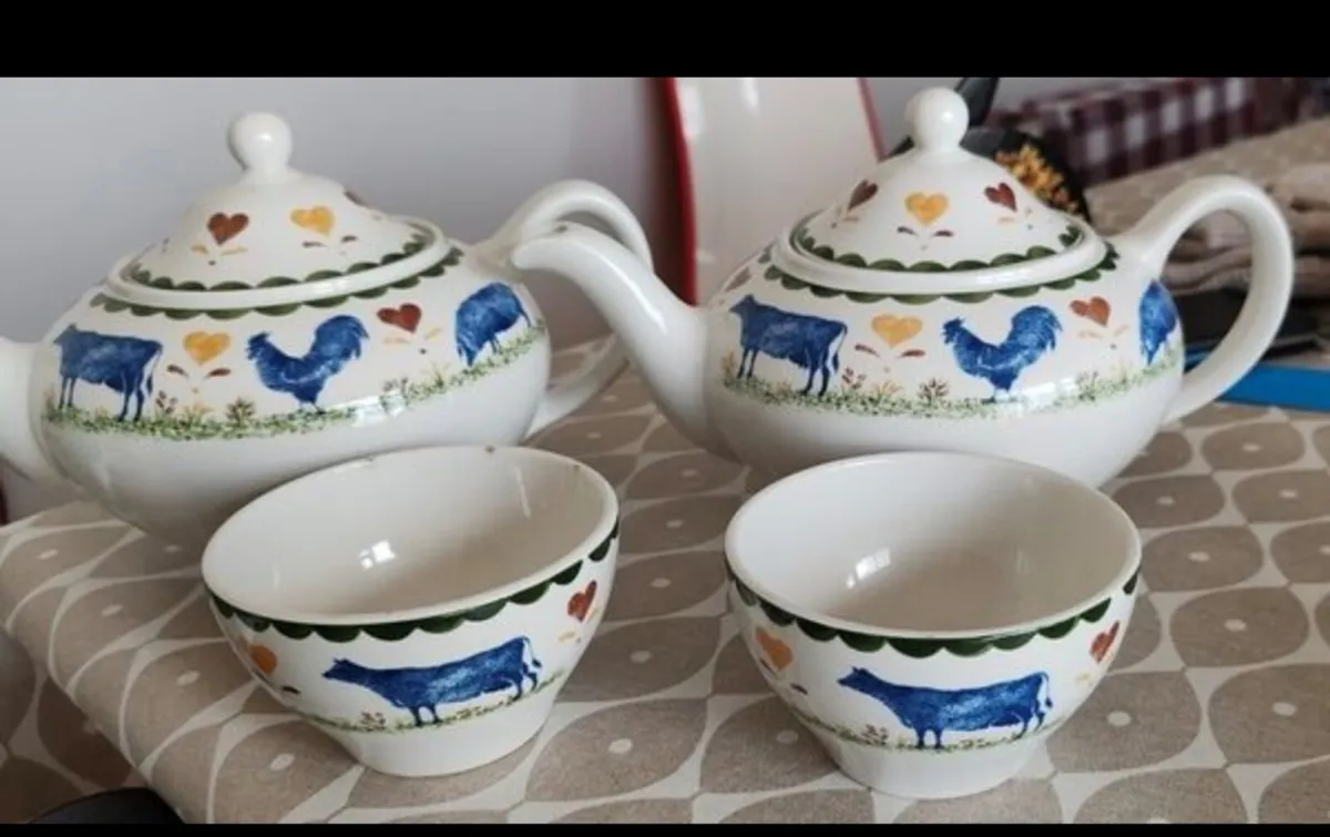 Retro Wood and Sons tea pots and bowls - Image 1