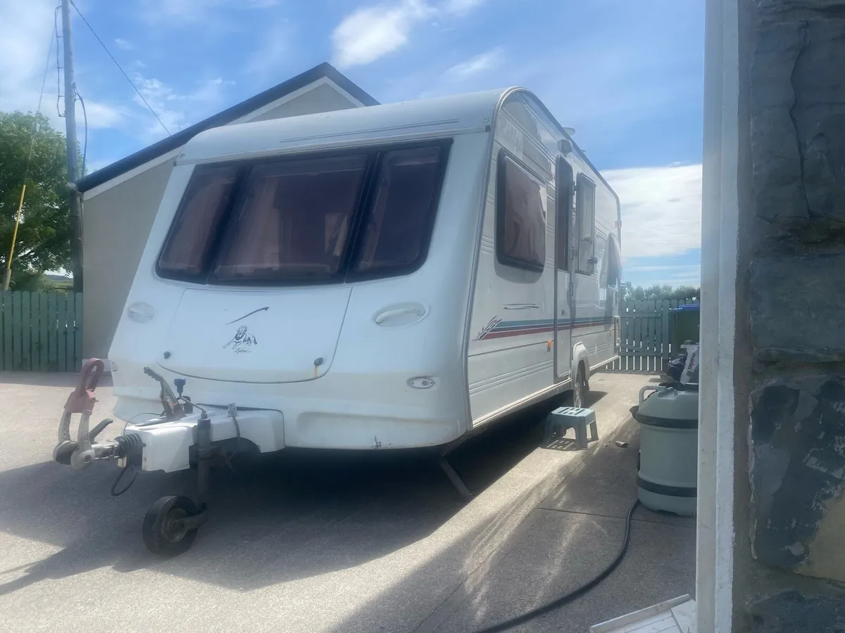 Omega corona 534 fixed bed 4/5 berth caravan - Image 1