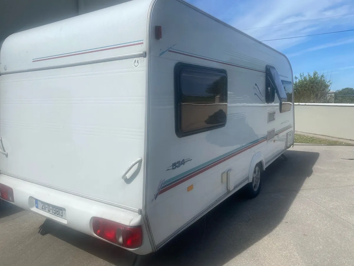 Omega corona 534 fixed bed 4/5 berth caravan - Image 3