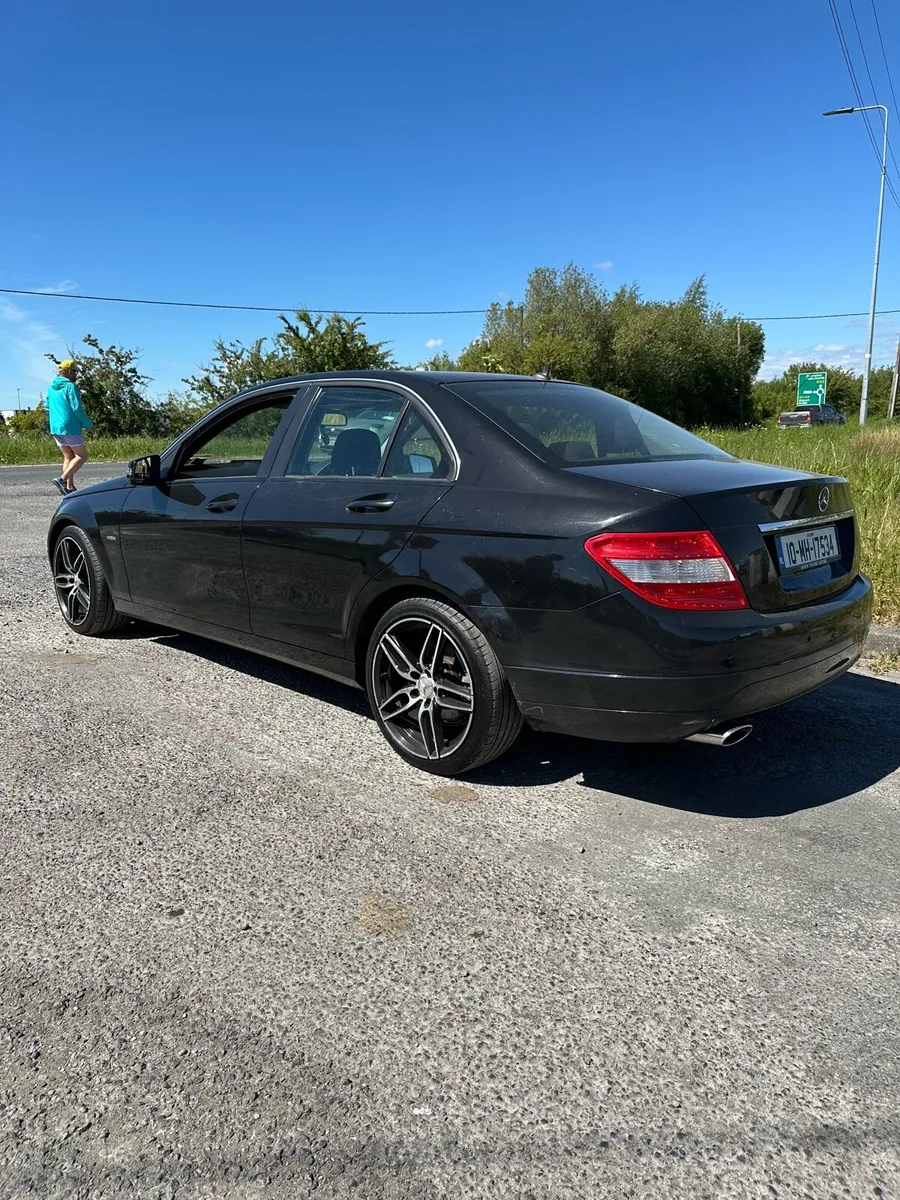 Mercedes C220 / 2.1 Diesel - Image 2
