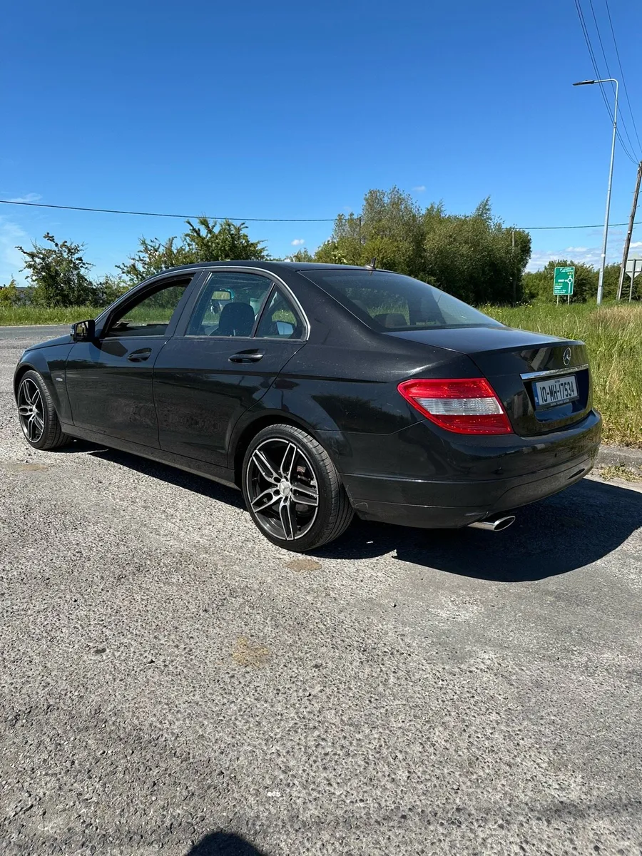 Mercedes C220 / 2.1 Diesel - Image 3