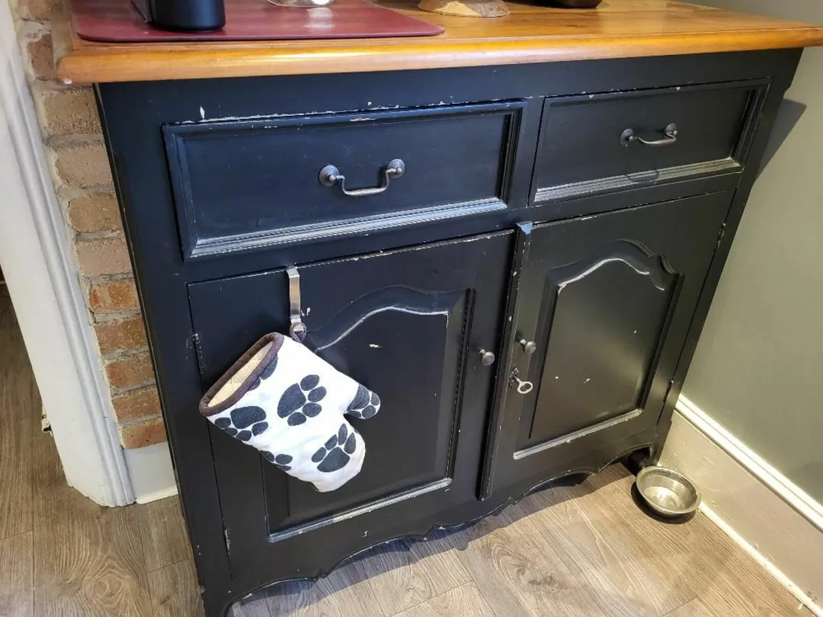 Kitchen Cabinet