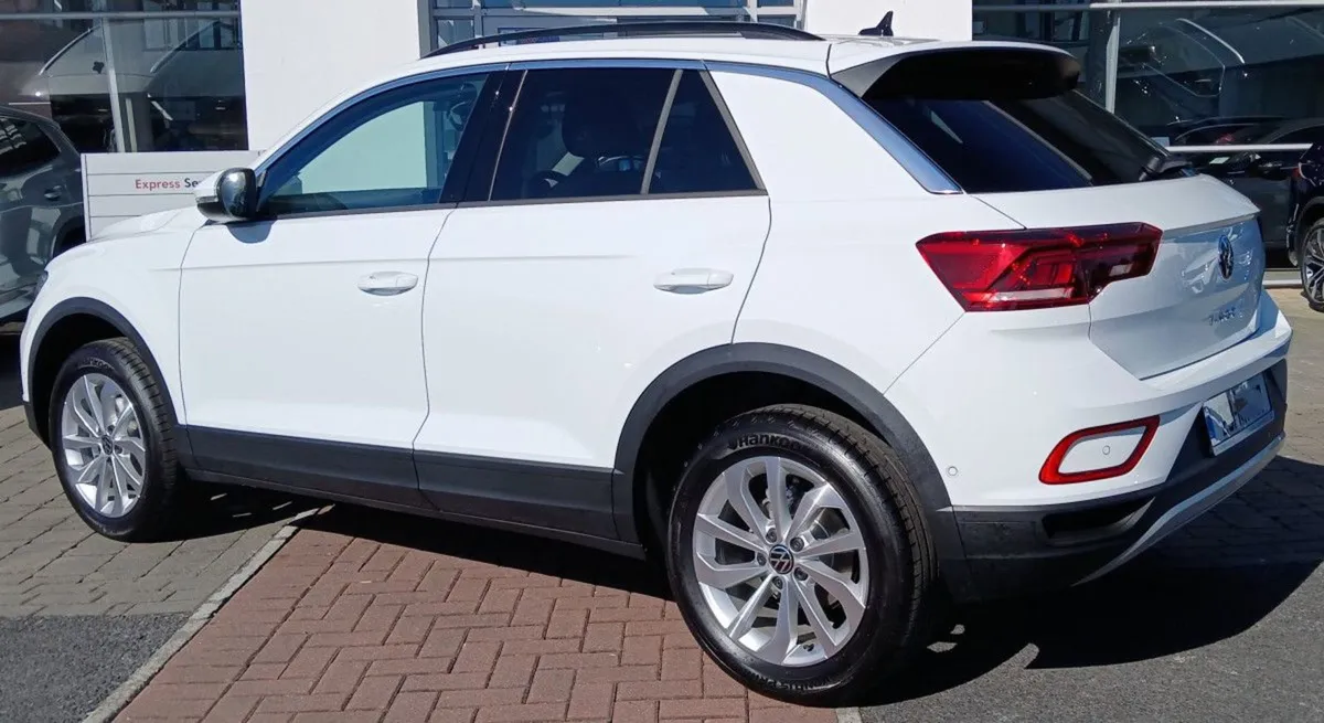 Volkswagen T-Roc Edition 75 2.0tdi 116HP  rear Vi - Image 4